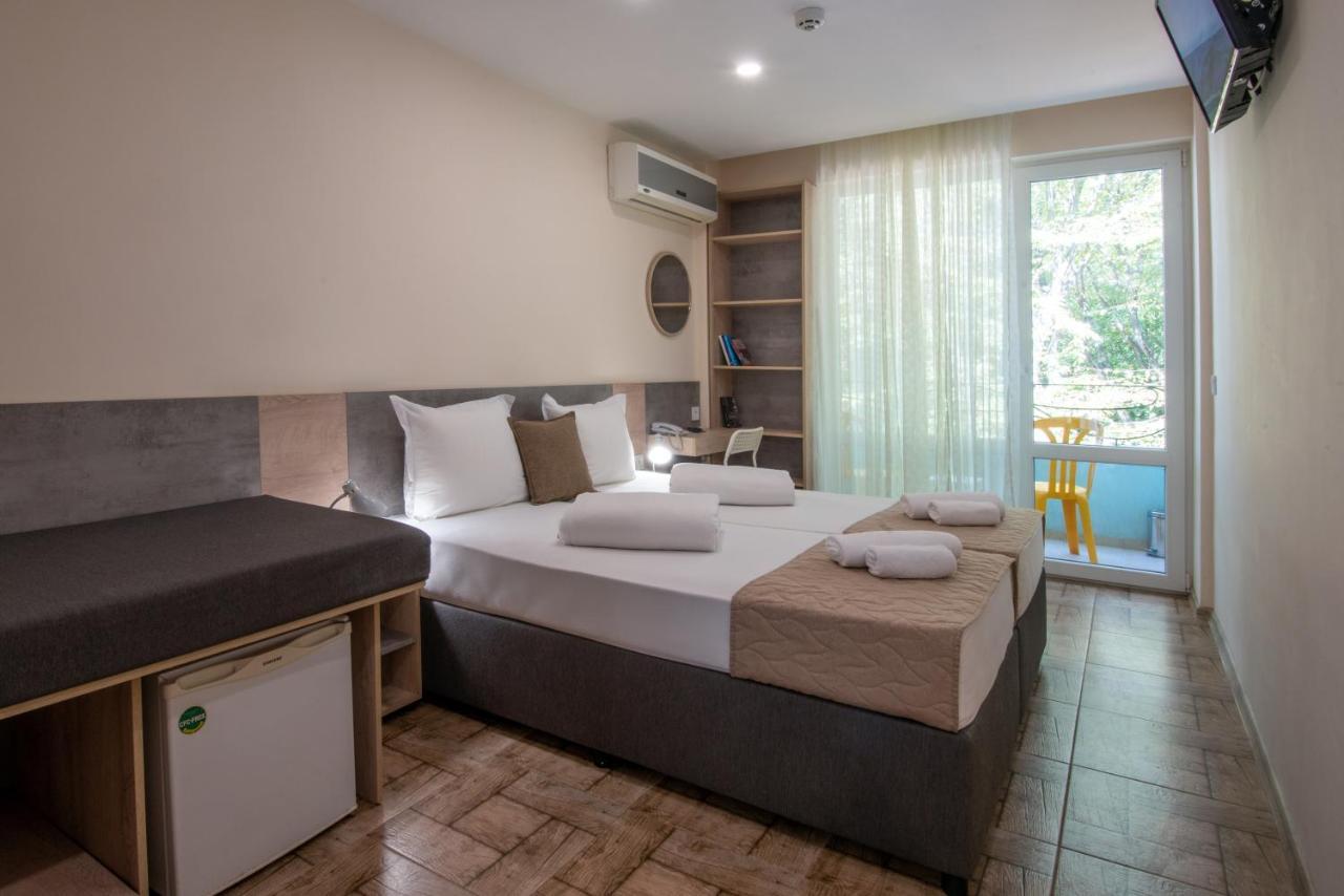Ariana Hotel 키텐 외부 사진