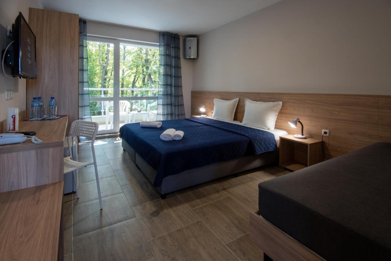 Ariana Hotel 키텐 외부 사진