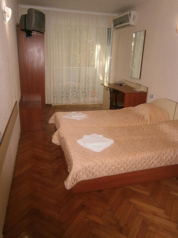 Ariana Hotel 키텐 객실 사진