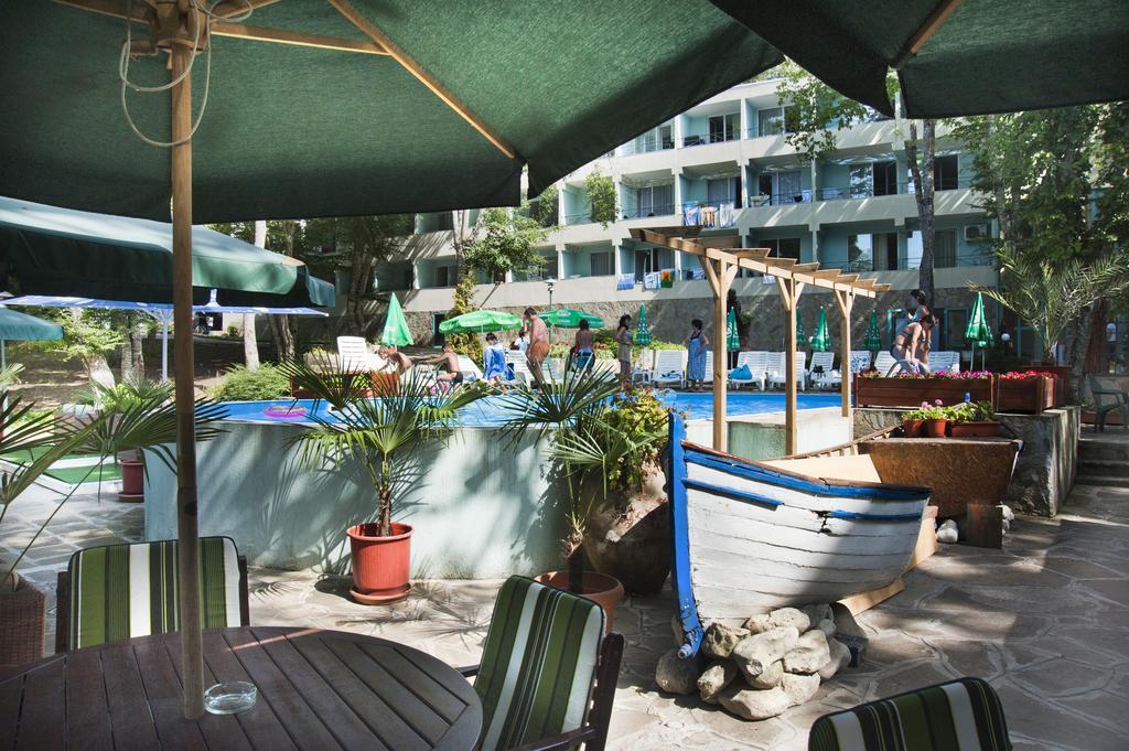 Ariana Hotel 키텐 외부 사진