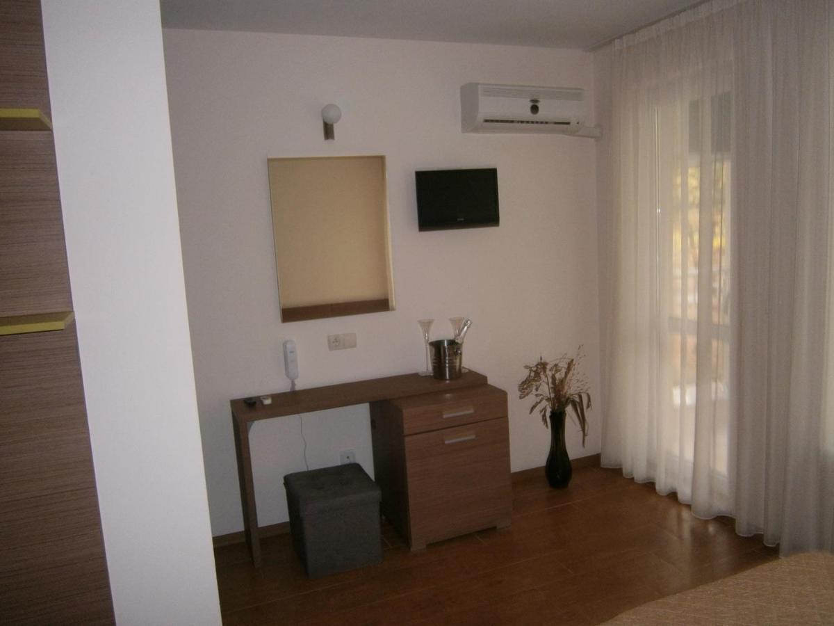 Ariana Hotel 키텐 객실 사진